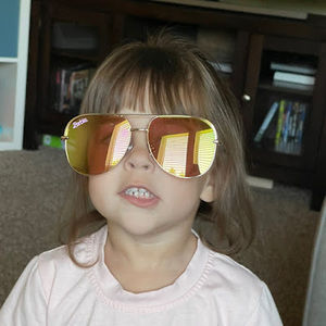 Meet your Posher, Em